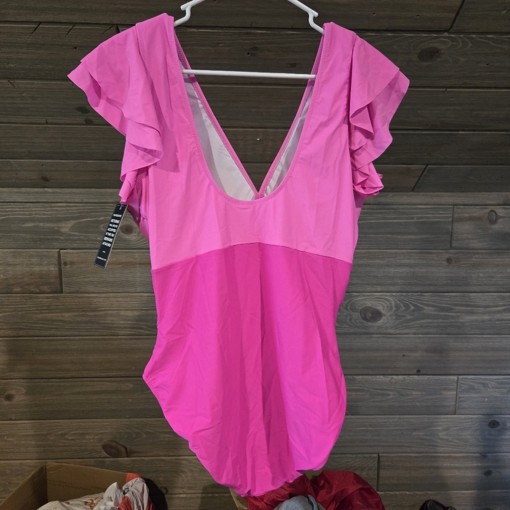 New Colorblock One Piece - Picture 2 of 2